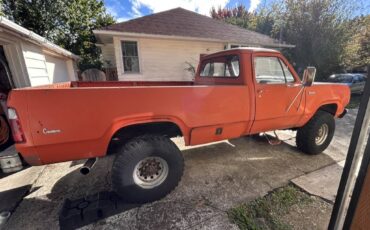 Dodge-w200-power-wagon-1972-30