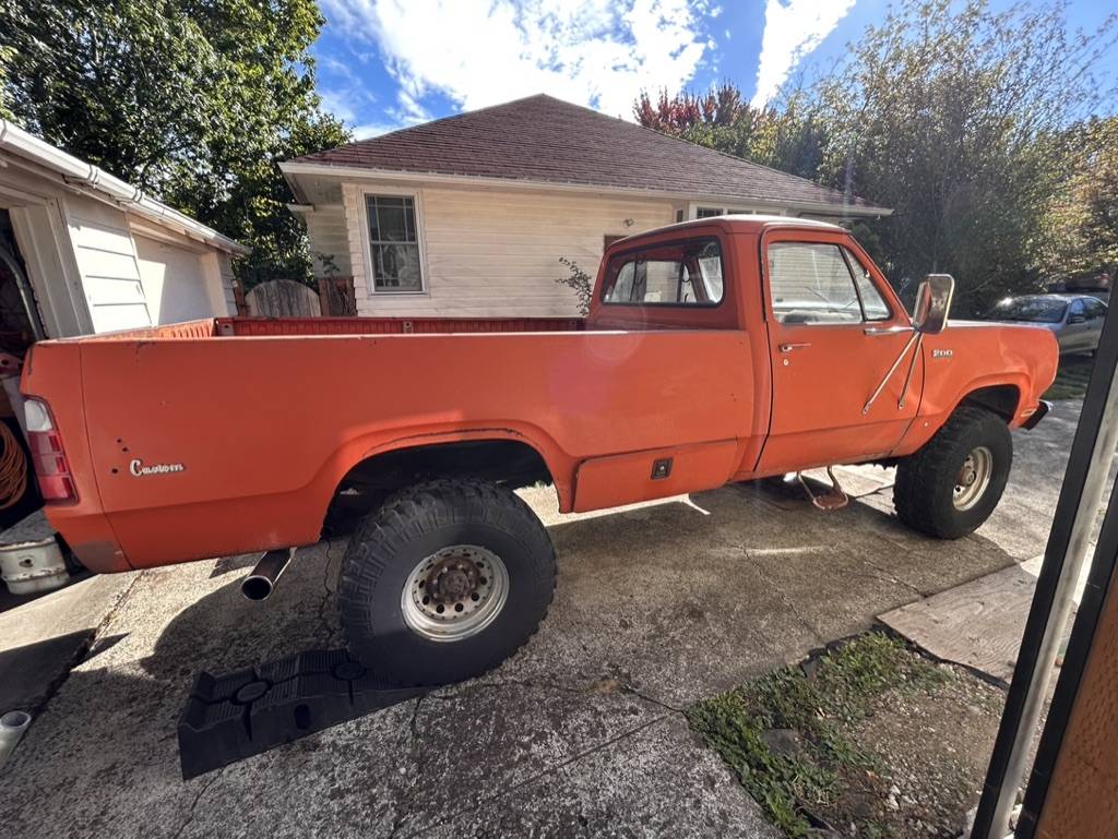Dodge-w200-power-wagon-1972-8