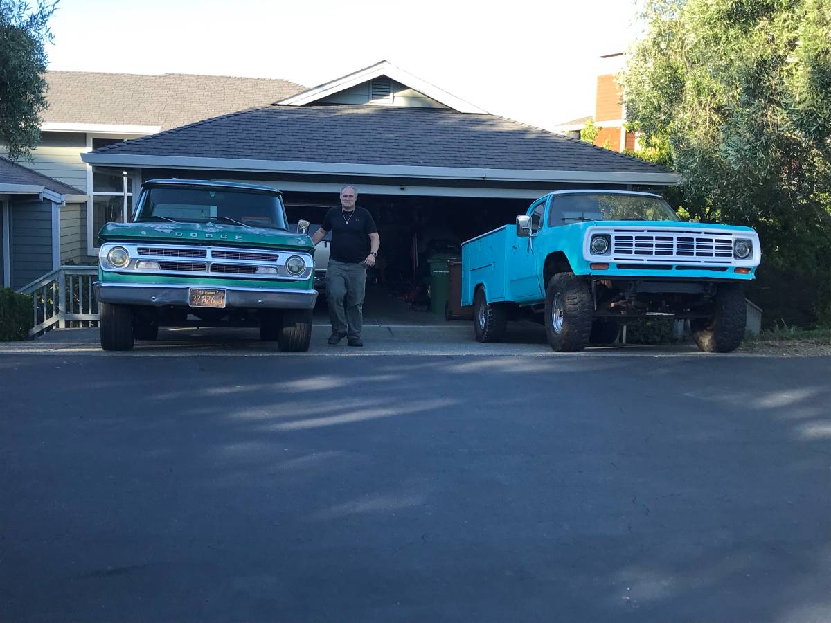 Dodge-w200-power-wagon-1974-blue-10