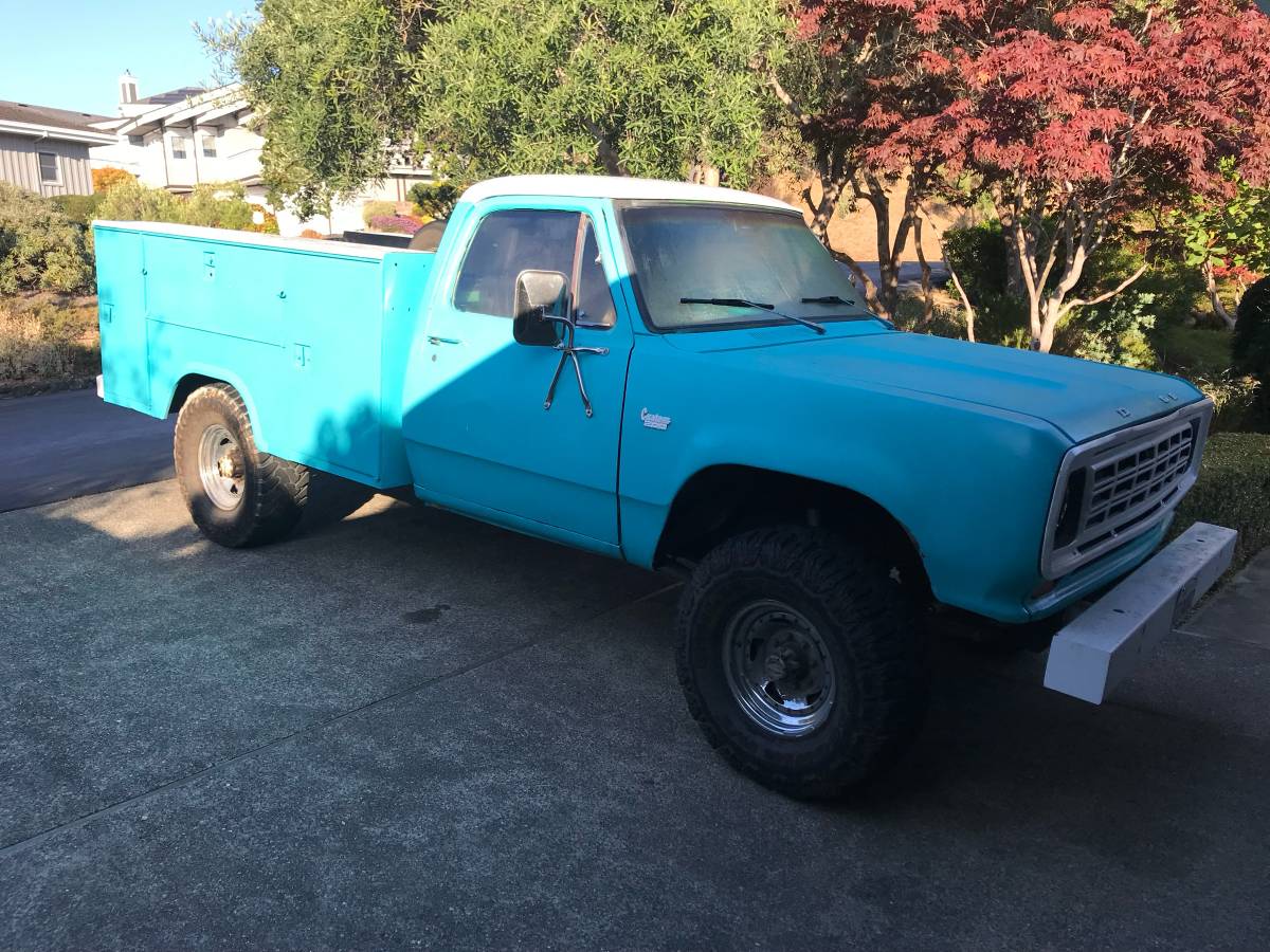 Dodge-w200-power-wagon-1974-blue-12