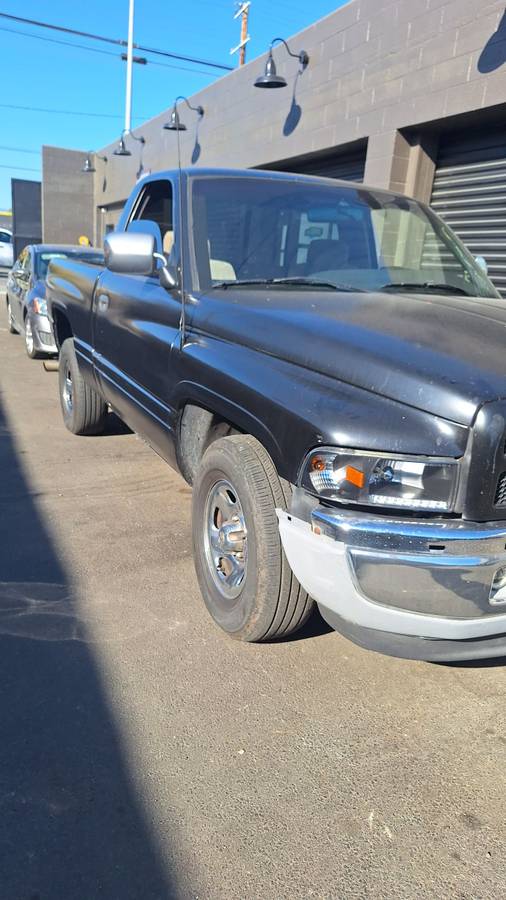 Dodgeram1500-1995-black-4