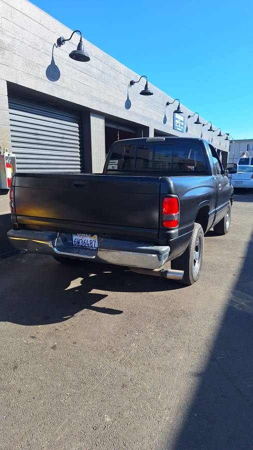 Dodgeram1500-1995-black-5