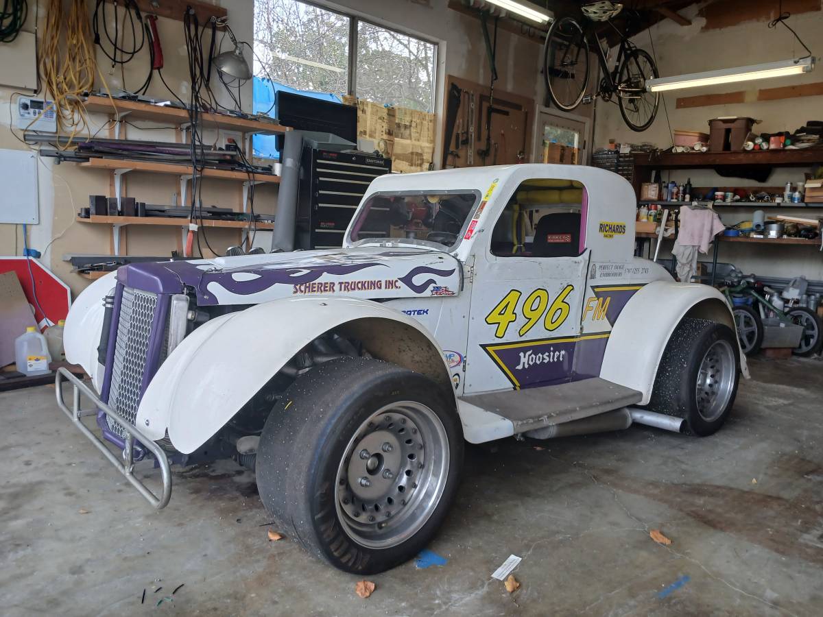 Dwarf-car-1990-white-2