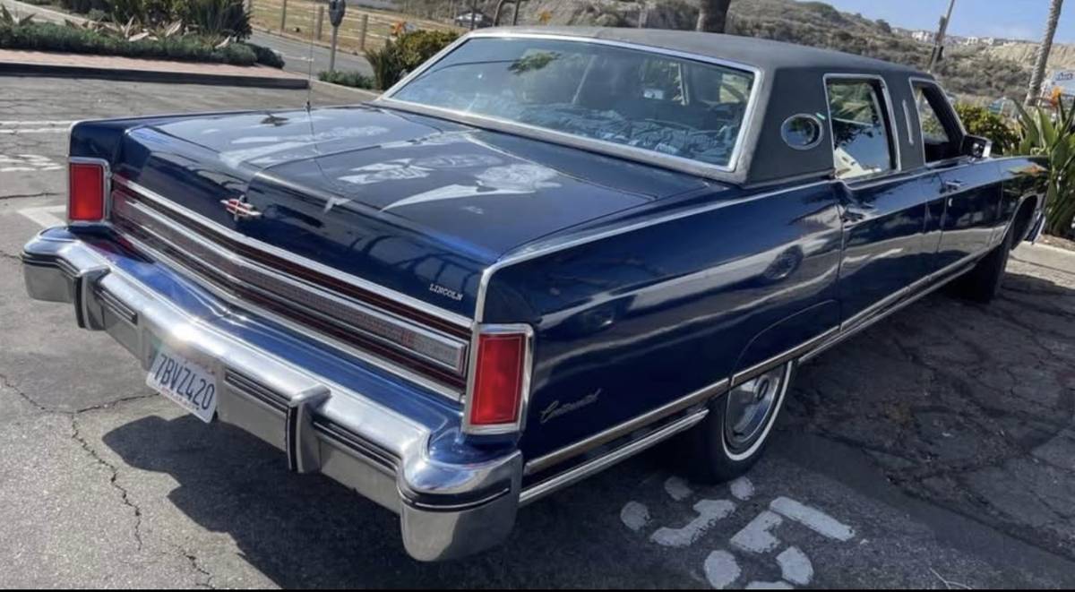 Elvis-lincoln-1975-blue-21