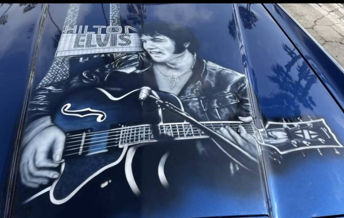 Elvis-lincoln-1975-blue-27