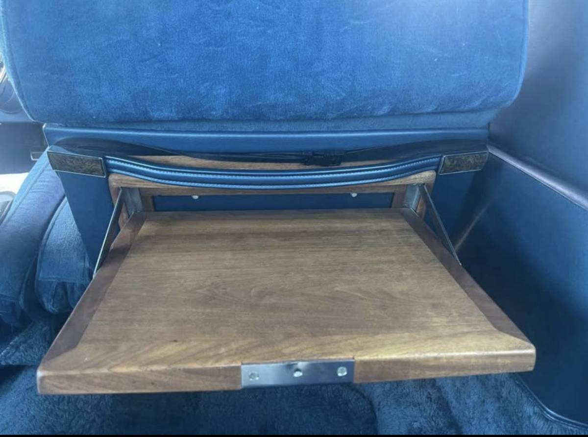 Elvis-lincoln-1975-blue-33