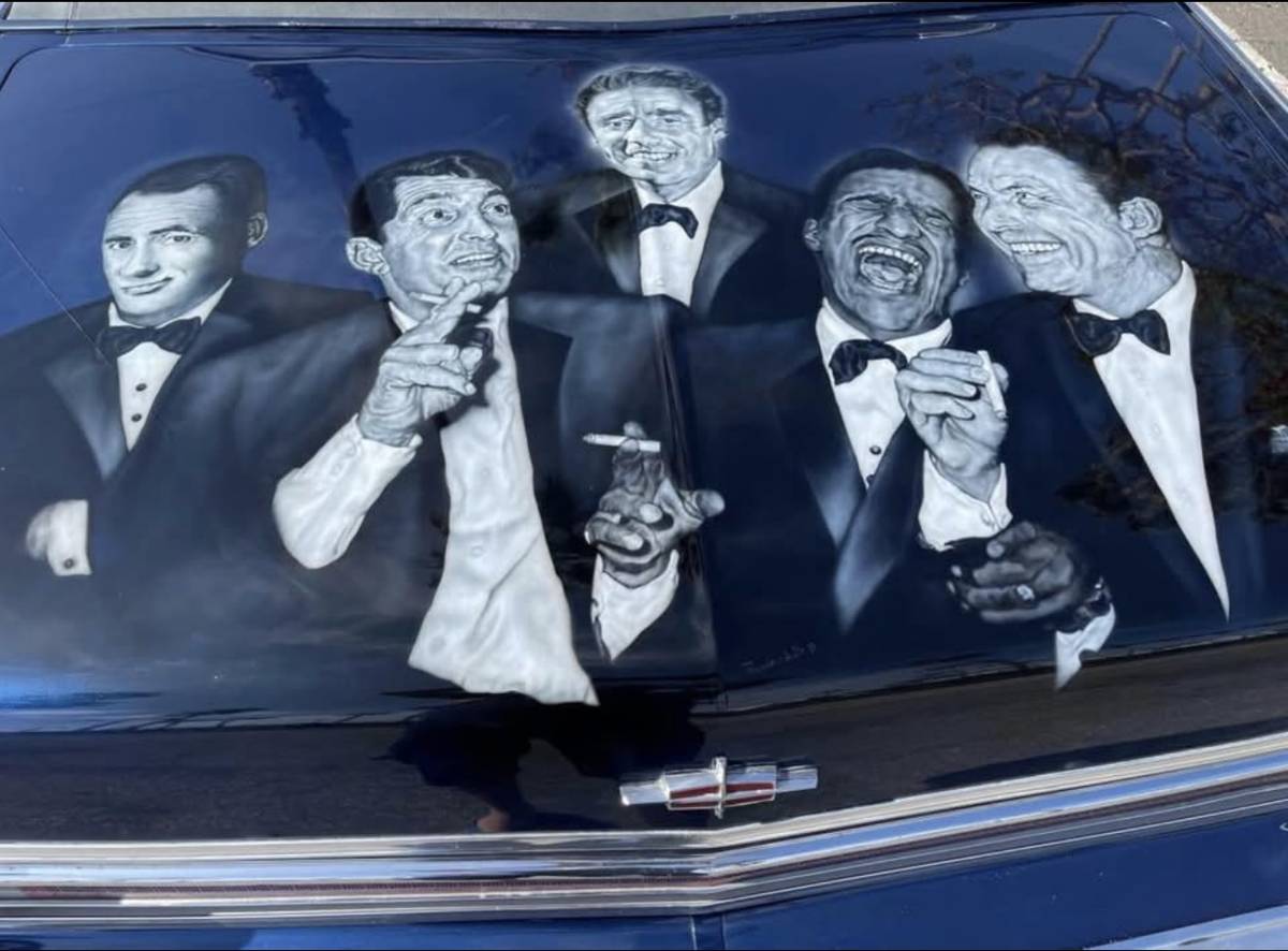 Elvis-lincoln-1975-blue-40