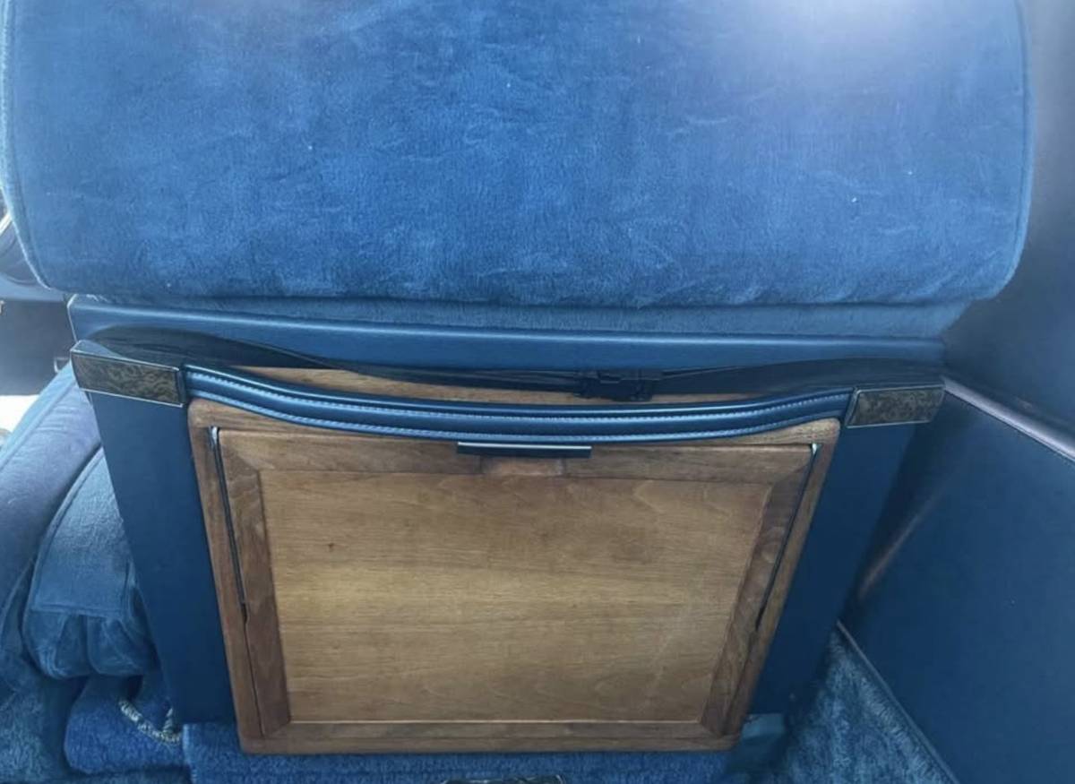 Elvis-lincoln-1975-blue-51