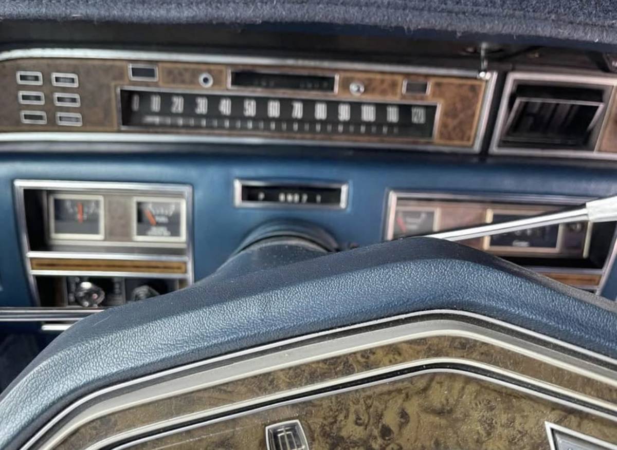 Elvis-lincoln-1975-blue-77