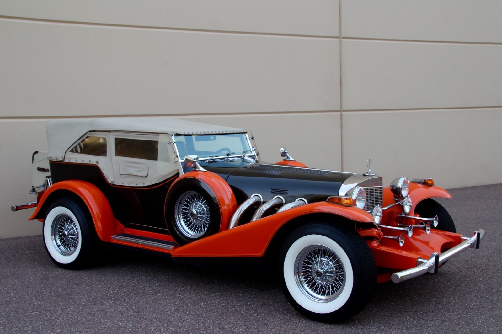 Excalibur-SS-Phaeton-Series-III-1975-Convertible-11