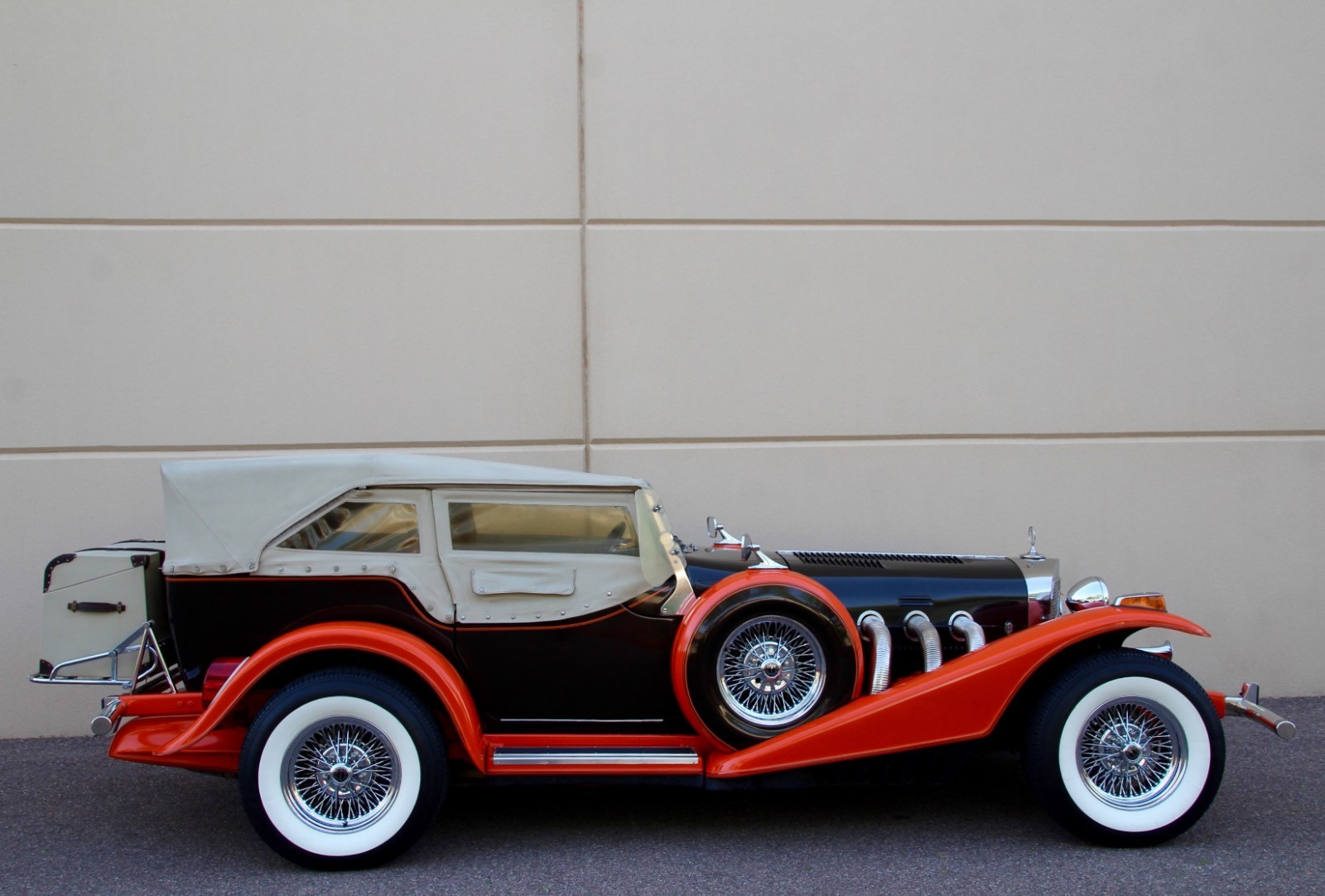 Excalibur-SS-Phaeton-Series-III-1975-Convertible-12