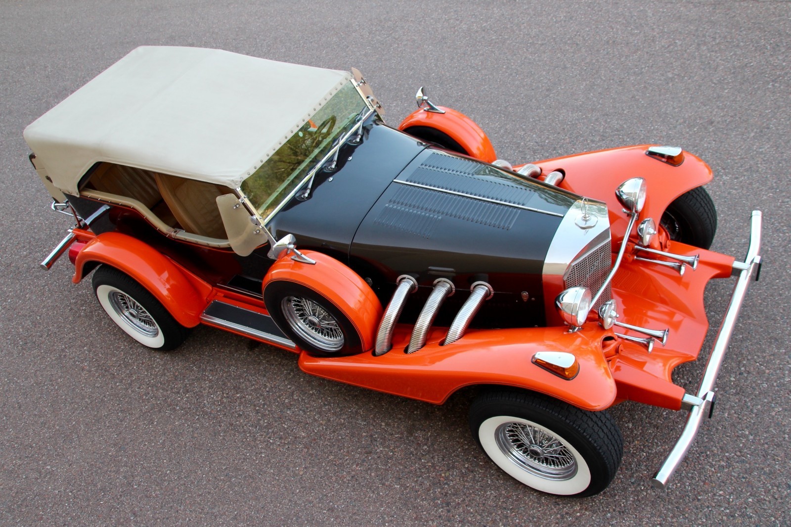 Excalibur-SS-Phaeton-Series-III-1975-Convertible-9