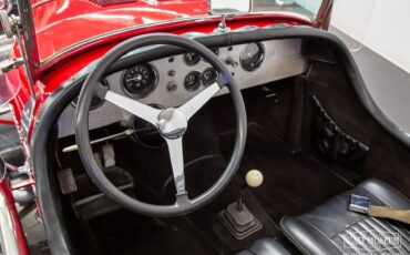 Excalibur-SSK-1966-Roadster-39