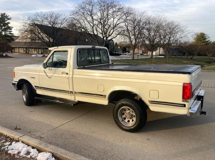 F-15o-ford-lariat-xlt-longbed-4x4-1988-white-7