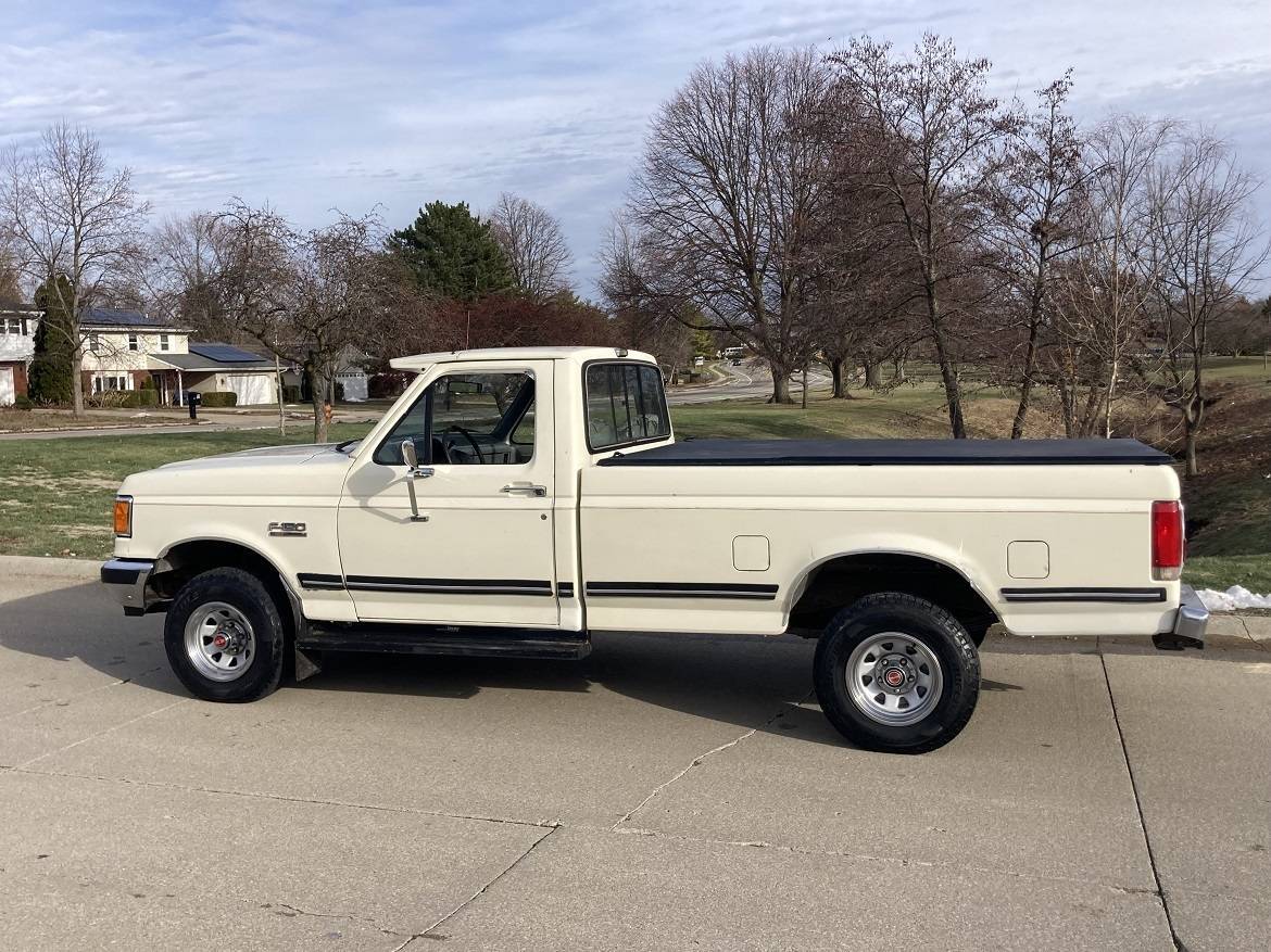 F15o-xlt-lariat-1988-white-21