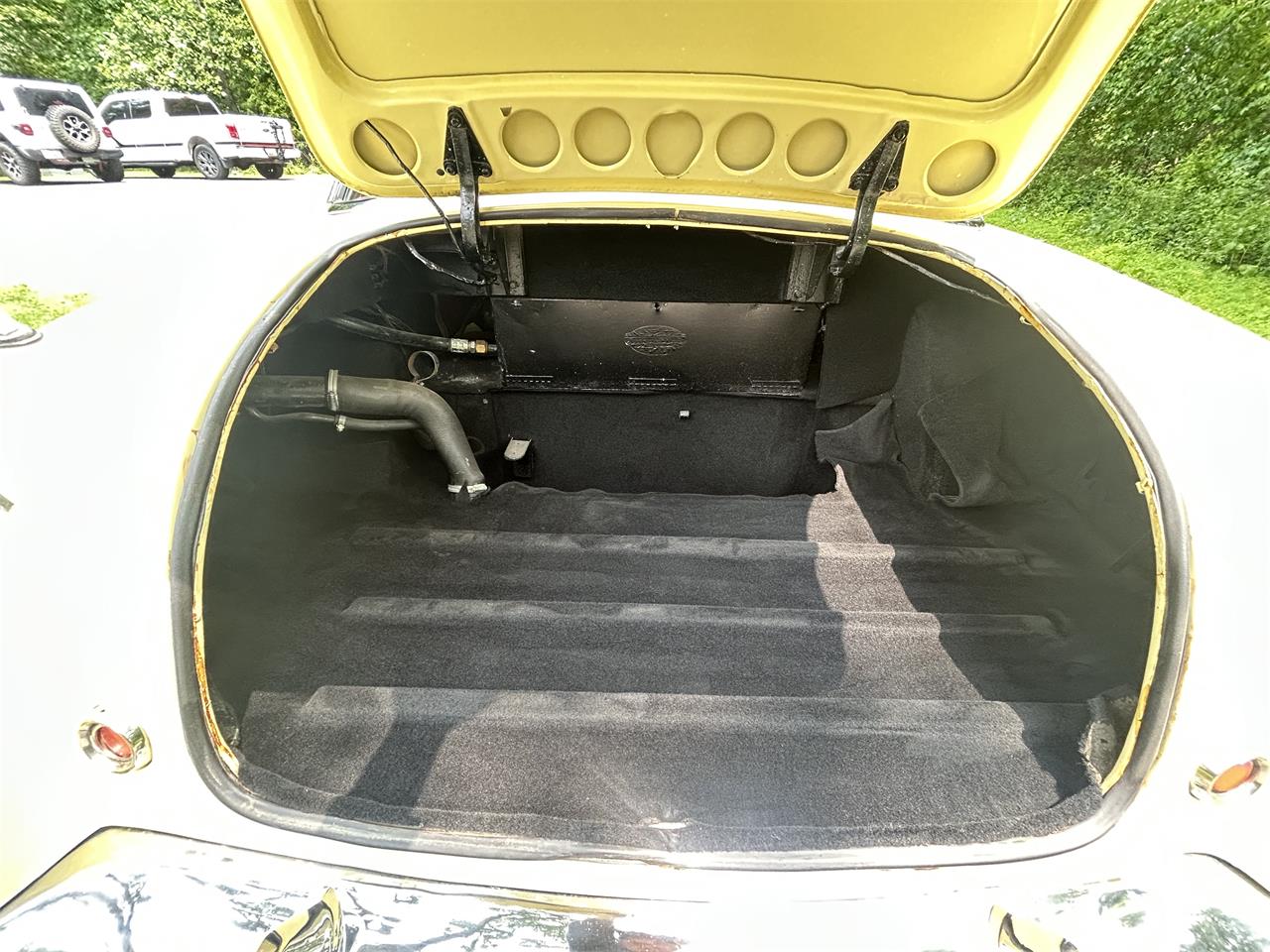 Facel-vega-Hk500-1960-yellow-red-23