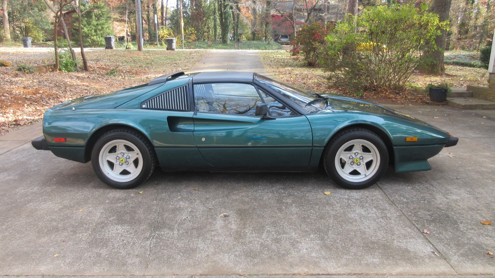 Ferrari-308-1983-Coupe-1