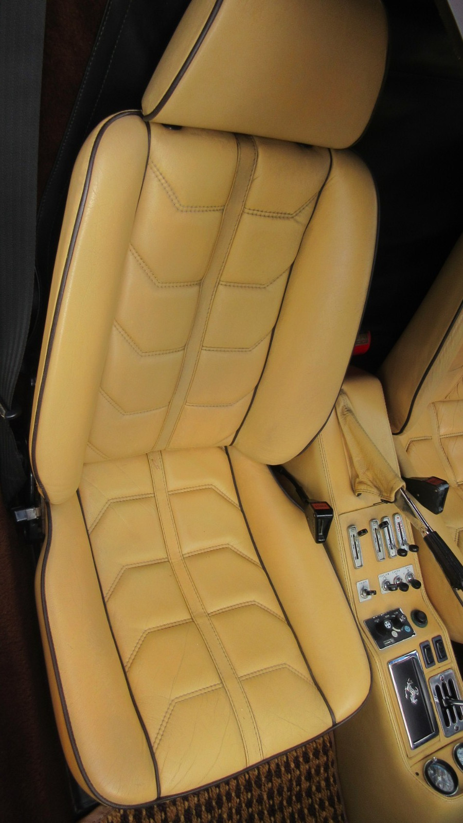 Ferrari-308-1983-Coupe-16