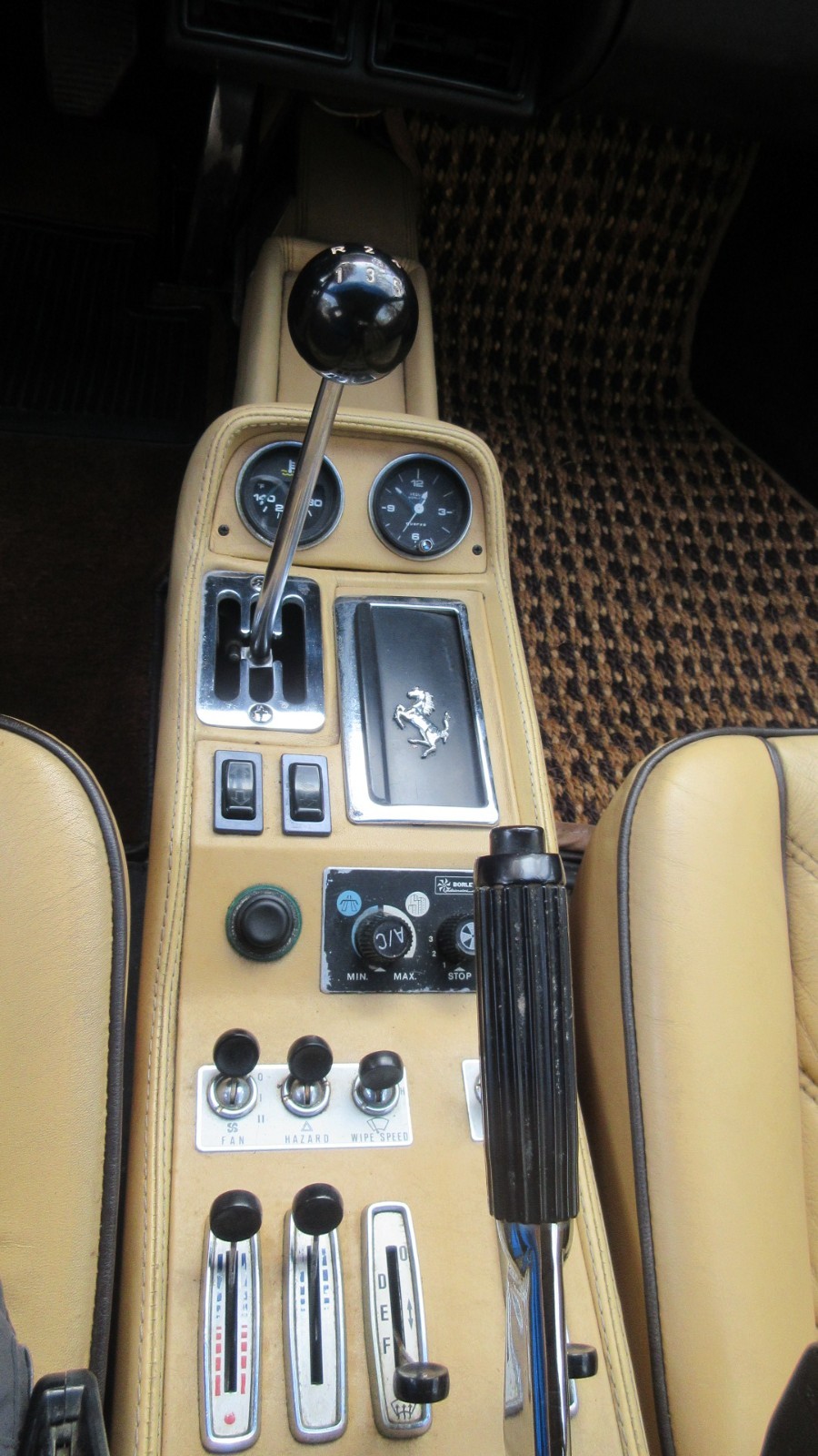 Ferrari-308-1983-Coupe-19