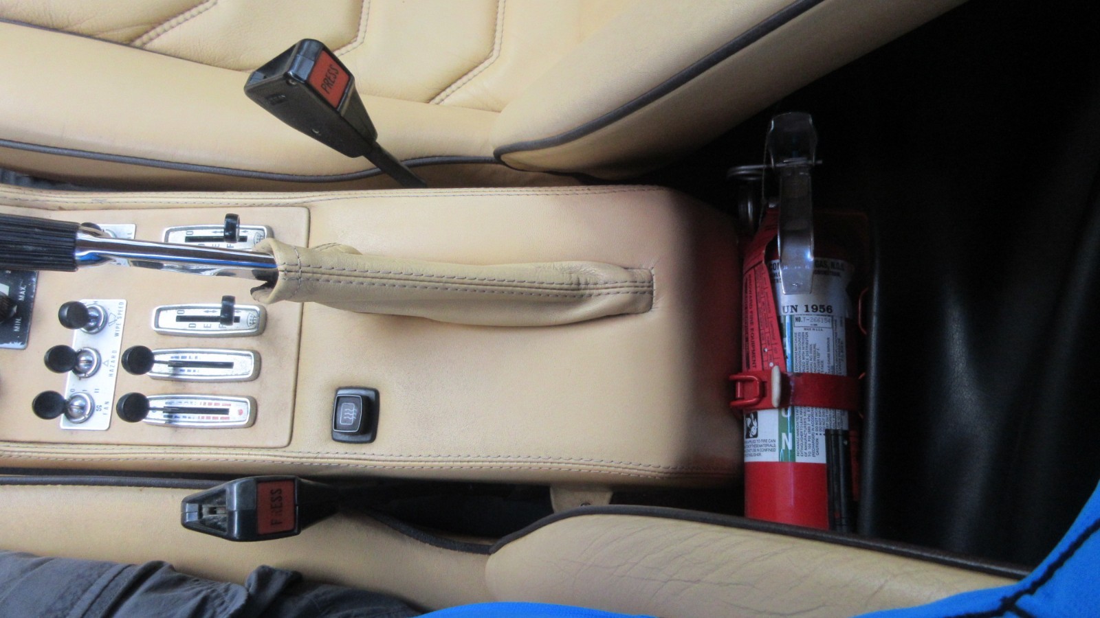 Ferrari-308-1983-Coupe-20