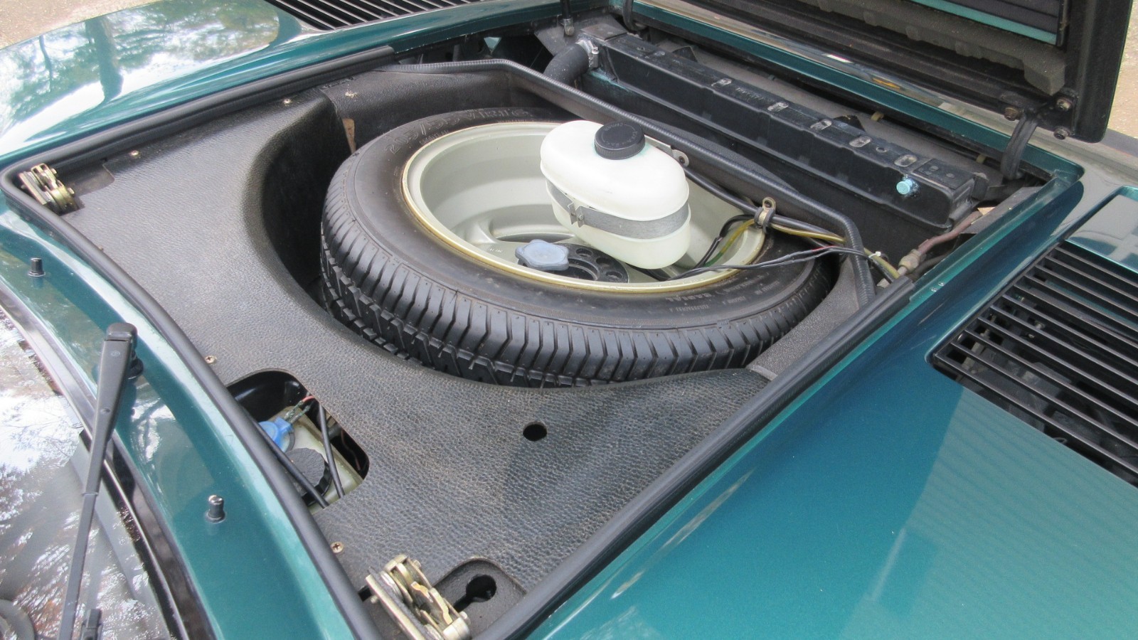 Ferrari-308-1983-Coupe-24