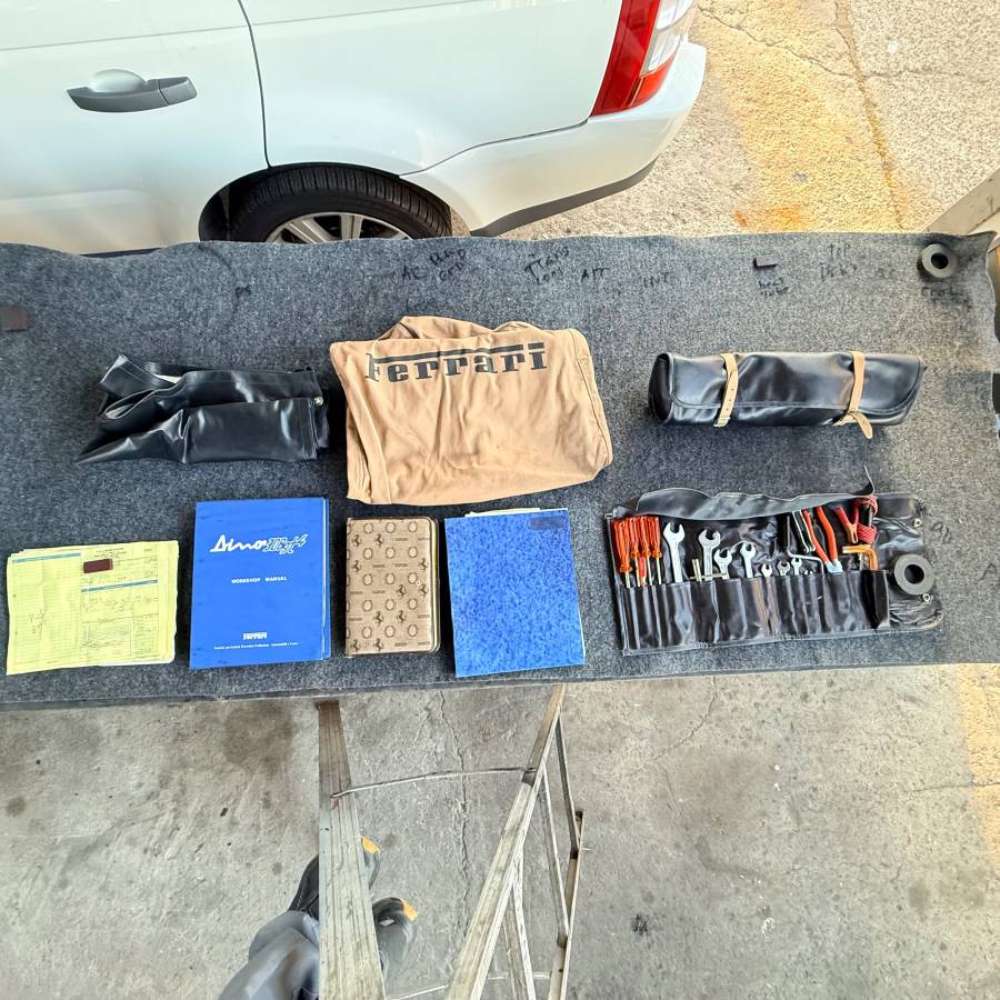 Ferrari-308-gts-1979-10