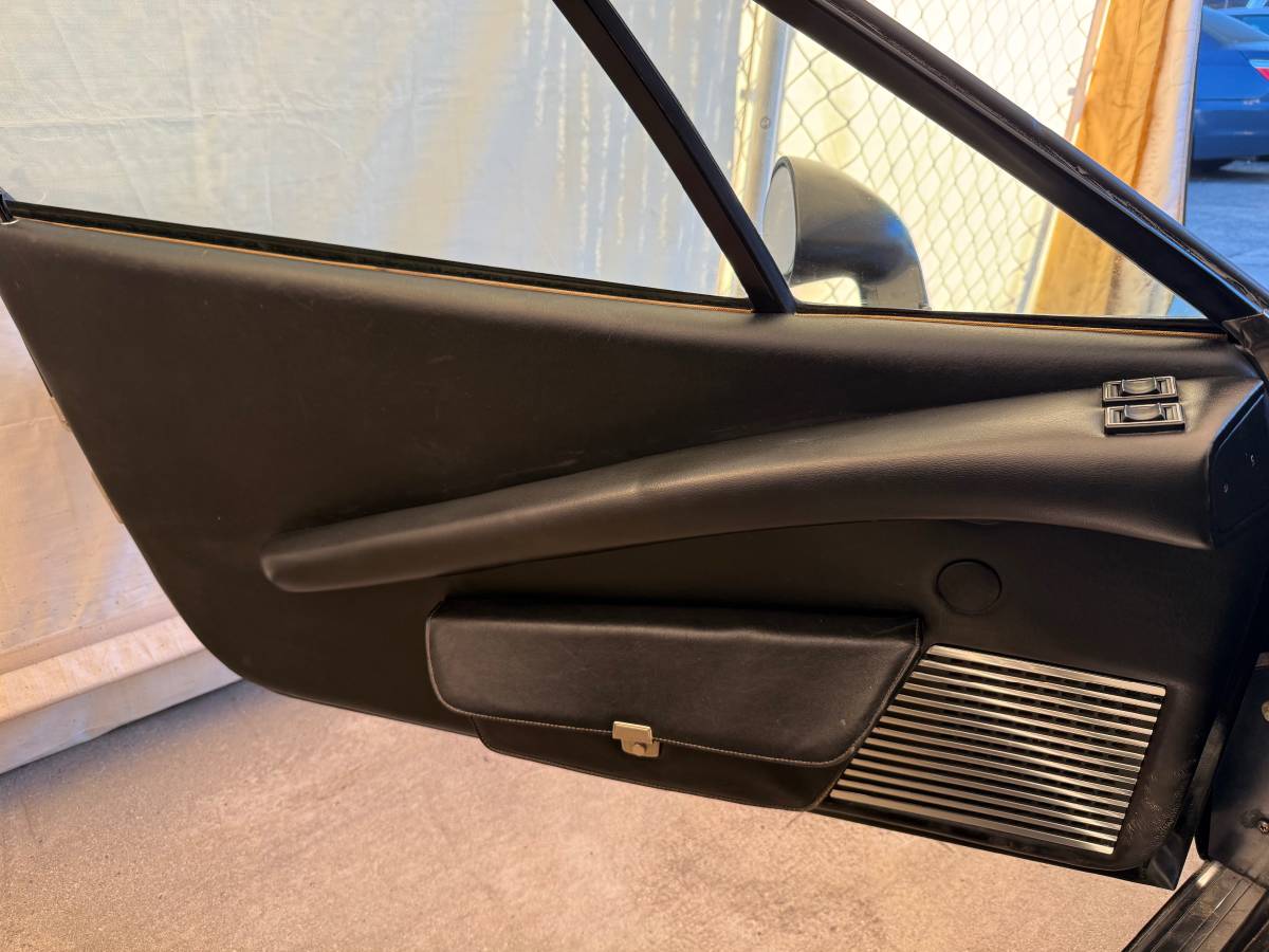 Ferrari-308-gts-1979-17