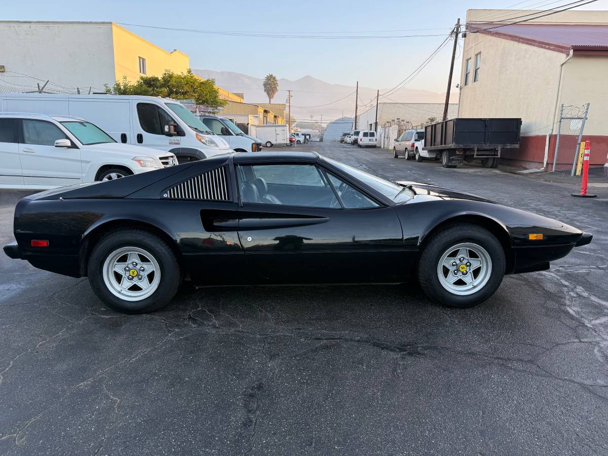 Ferrari-308-gts-1979-2