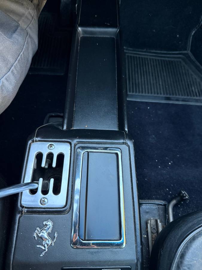 Ferrari-308-gts-1979-20