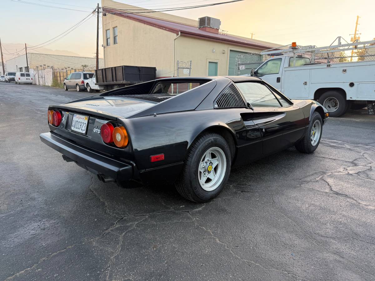 Ferrari-308-gts-1979-3