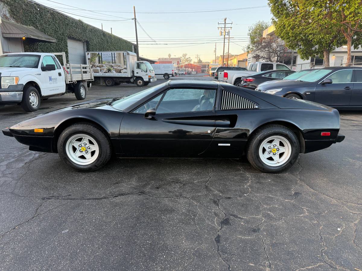 Ferrari-308-gts-1979