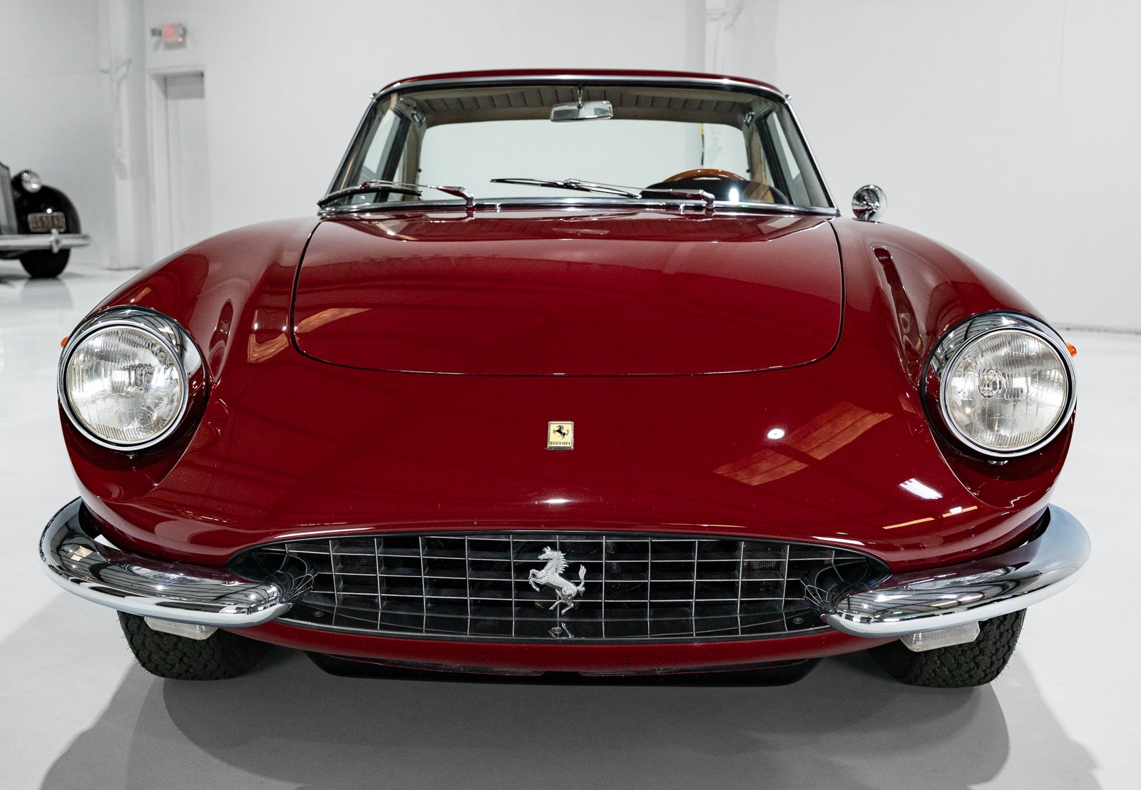 Ferrari-330-1967-Coupe-2