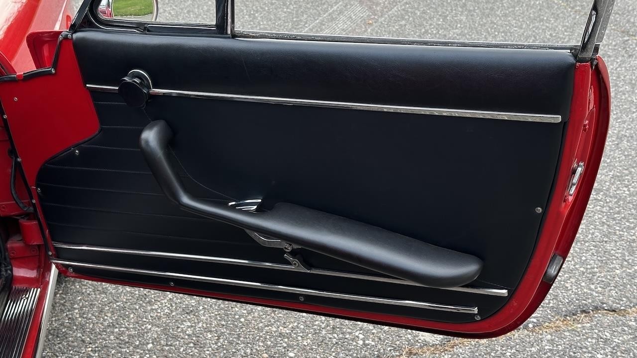 Ferrari-330GTC-1967-30