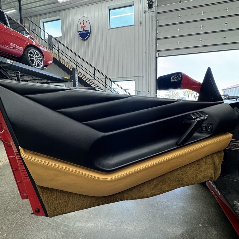 Ferrari-348-1989-CONVERTIBLE-16