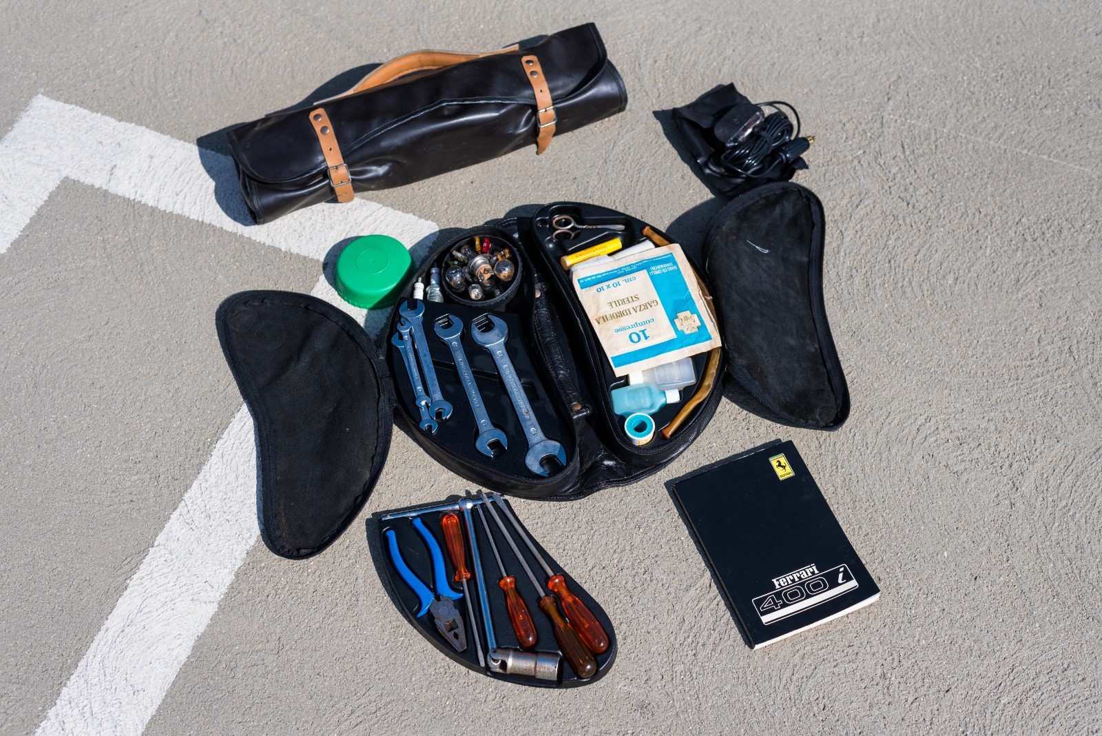 Ferrari-400i-1982-Coupe-18