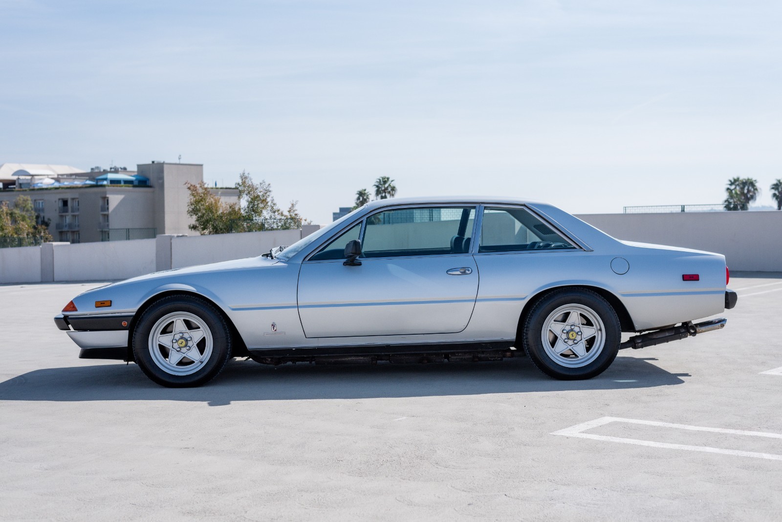Ferrari-400i-1982-Coupe-2
