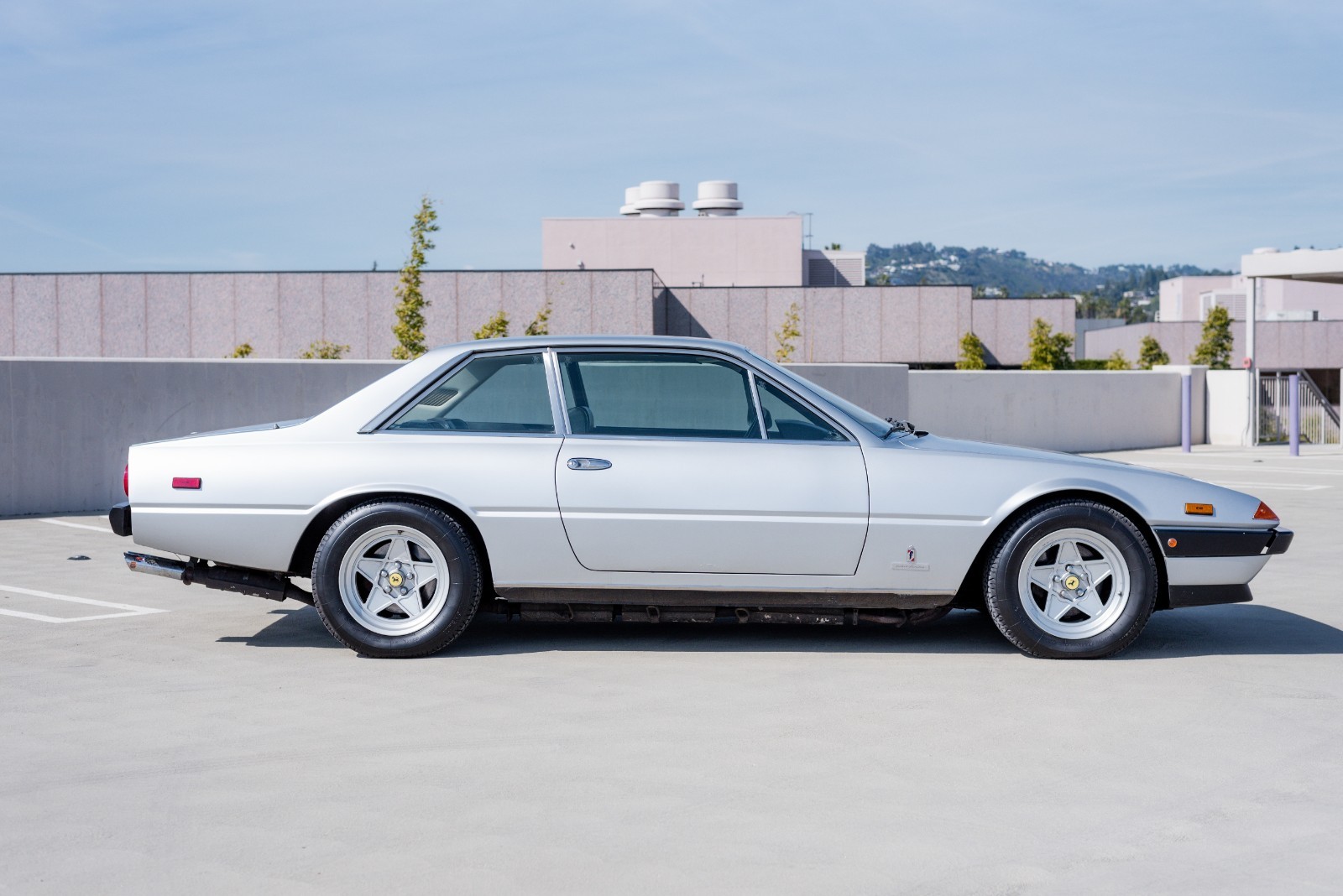Ferrari-400i-1982-Coupe-3