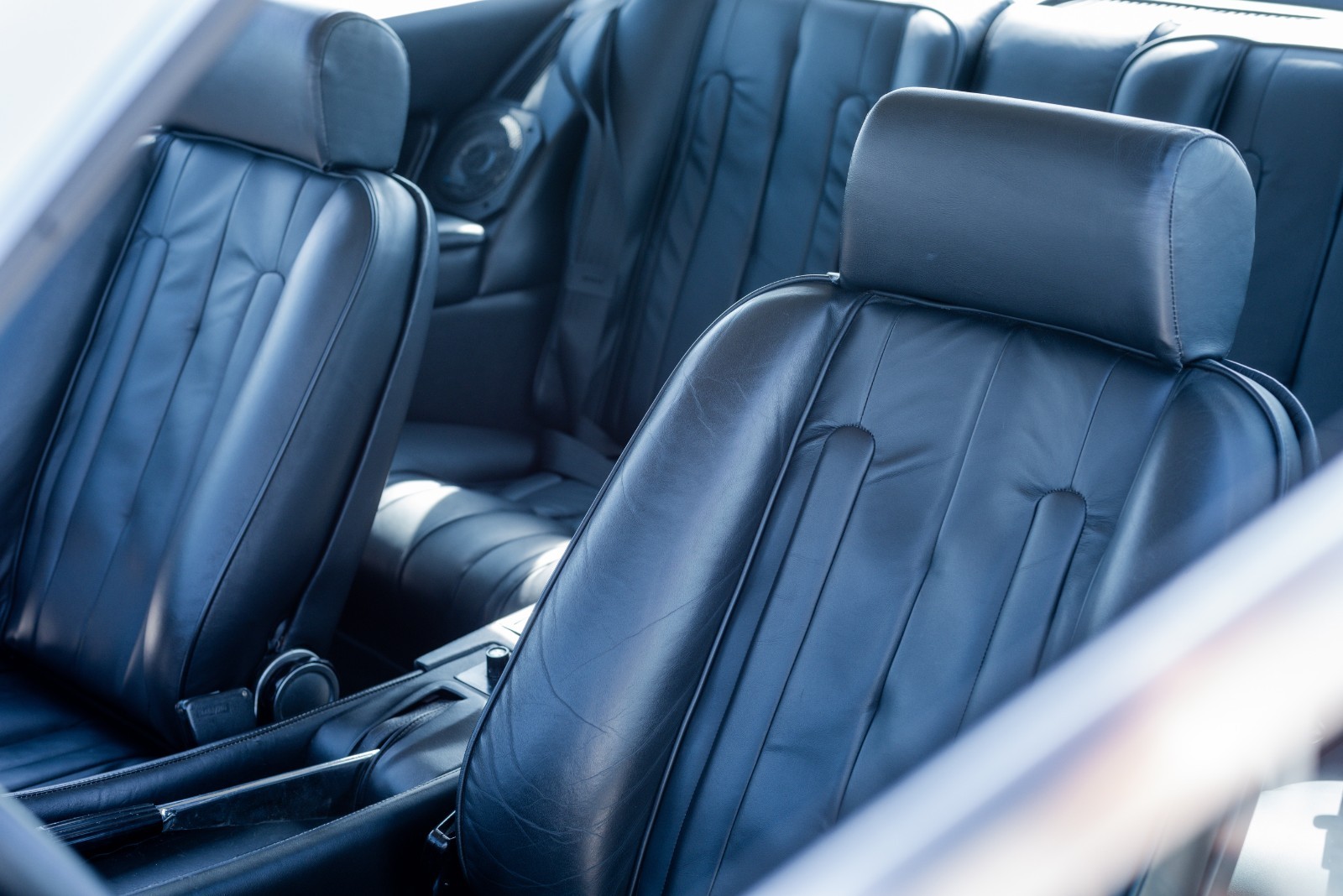 Ferrari-400i-1982-Coupe-8