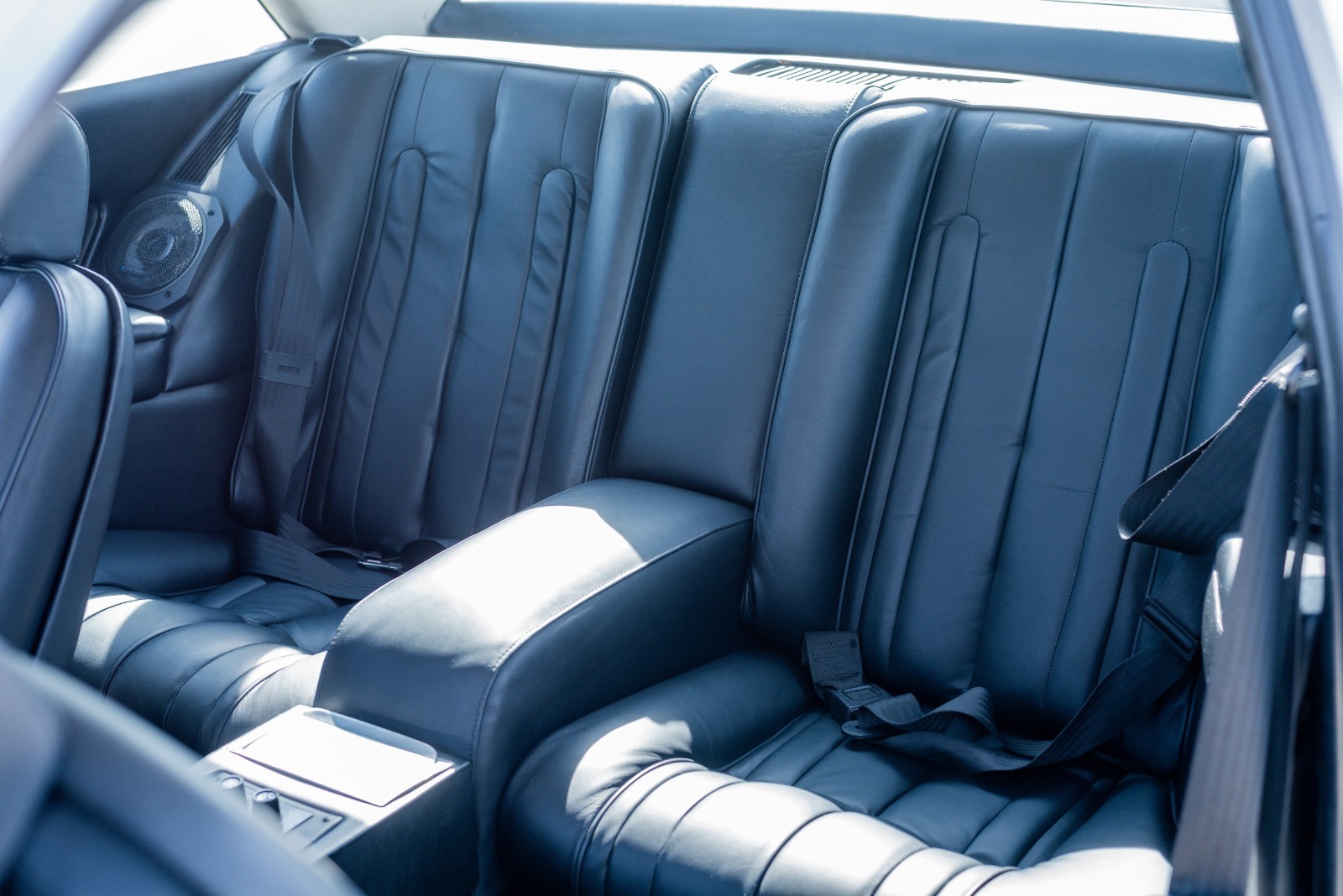 Ferrari-400i-1982-Coupe-9