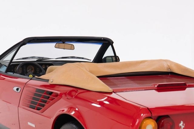 Ferrari-Mondial-1987-Convertible-35