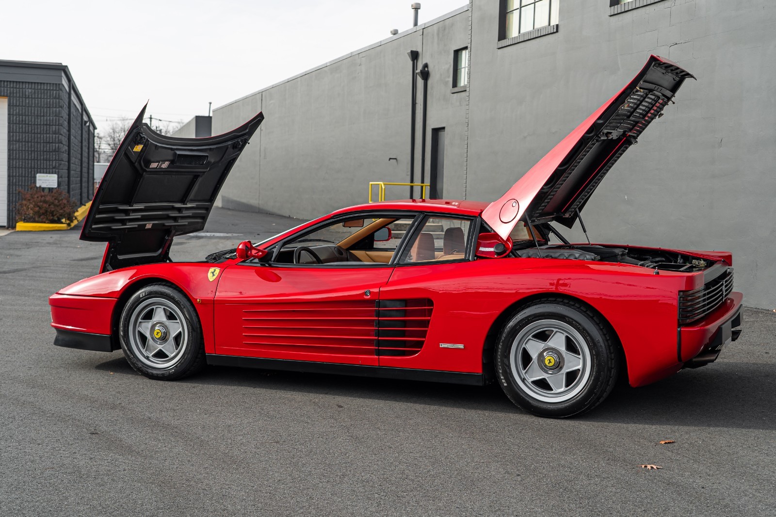 Ferrari-Testarossa-1987-Coupe-35