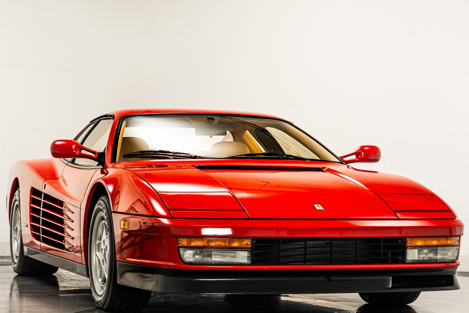 Ferrari-Testarossa-1988-Coupe-2