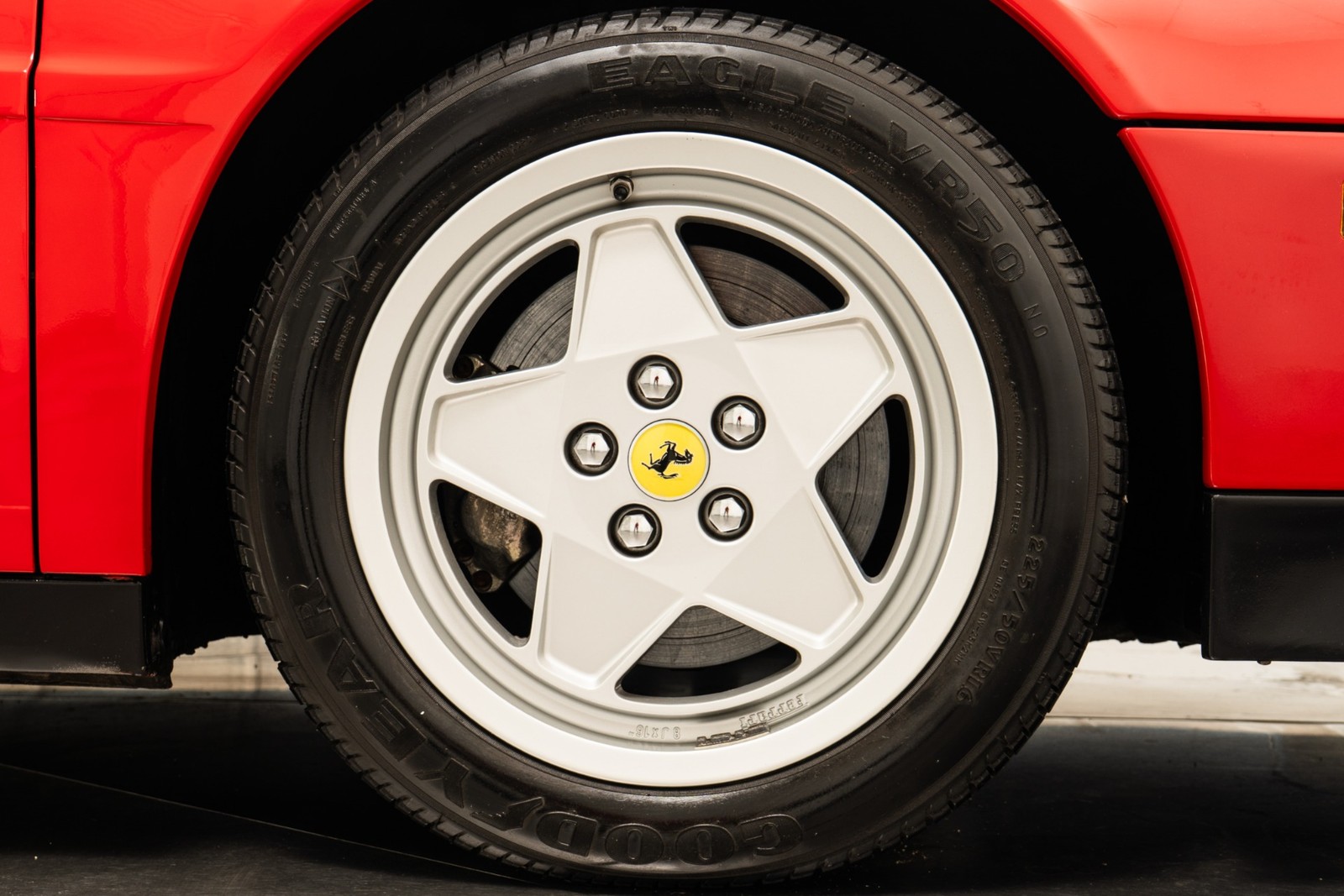 Ferrari-Testarossa-1988-Coupe-36