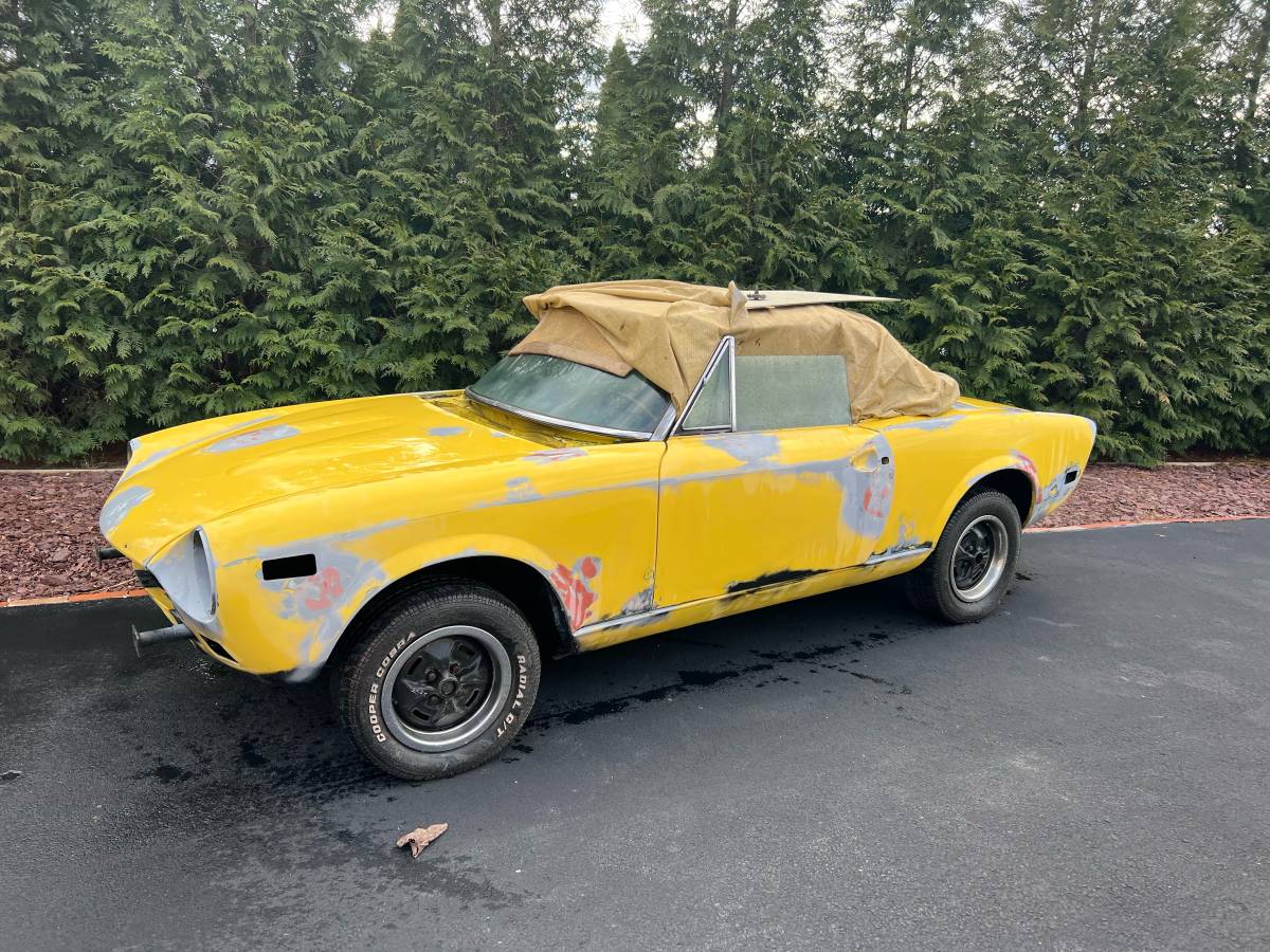 Fiat-124-spider-1977-orange-13