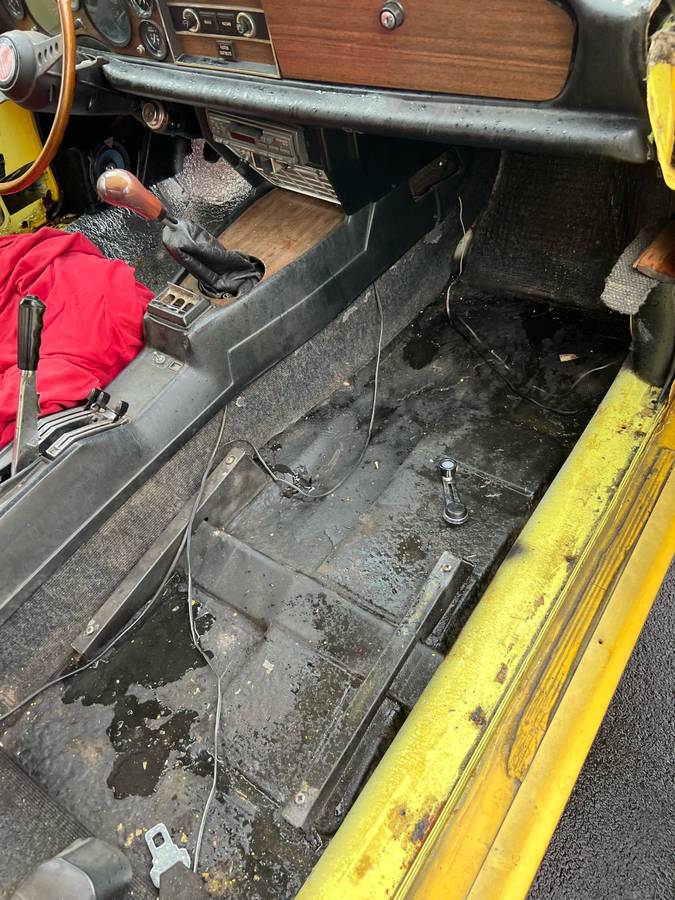 Fiat-124-spider-1977-orange-15