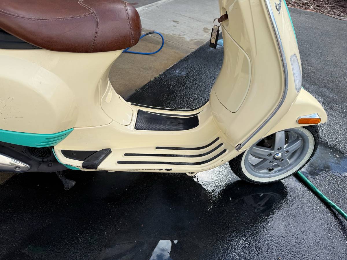 Fiat-124-spider-1977-orange-5