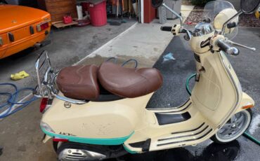 Fiat-124-spider-1977-orange-7