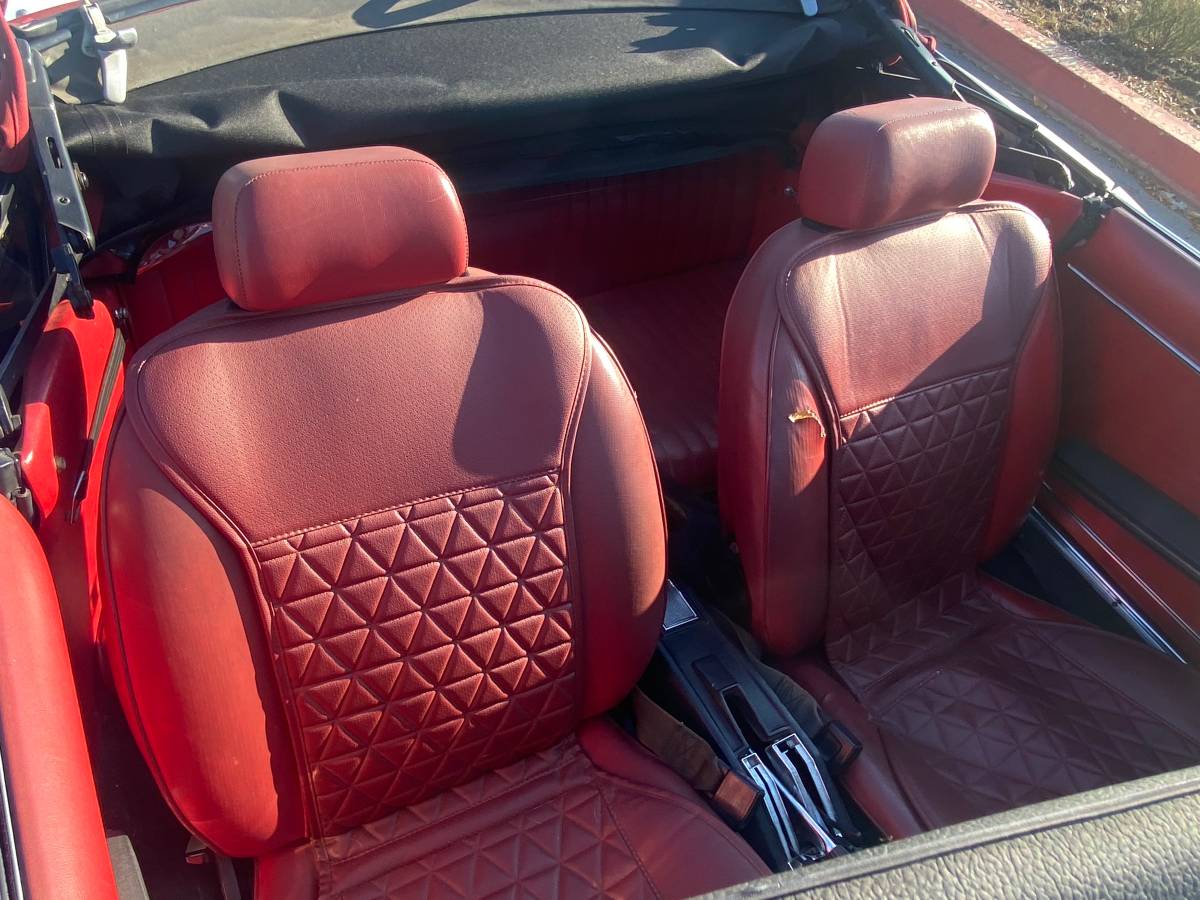 Fiat-124-spider-1977-white-10