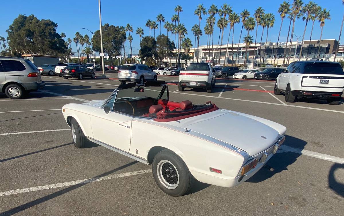Fiat-124-spider-1977-white-15