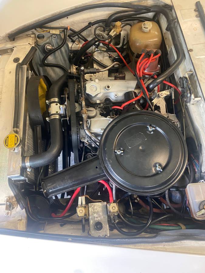 Fiat-124-spider-1977-white-16